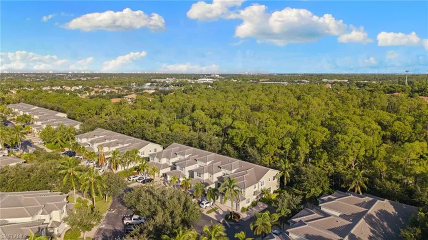 1405 Mariposa Cir 11202, Naples, Florida 34105