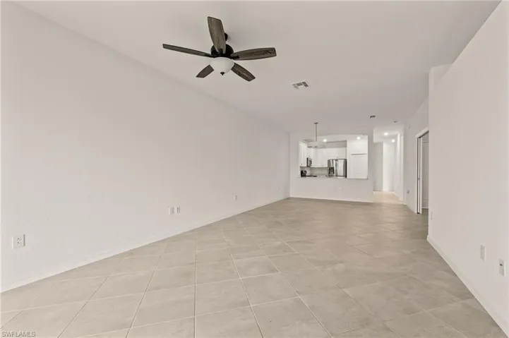 2637  Vine  AVE, Naples, FL 34120
