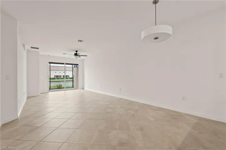 2637  Vine  AVE, Naples, FL 34120