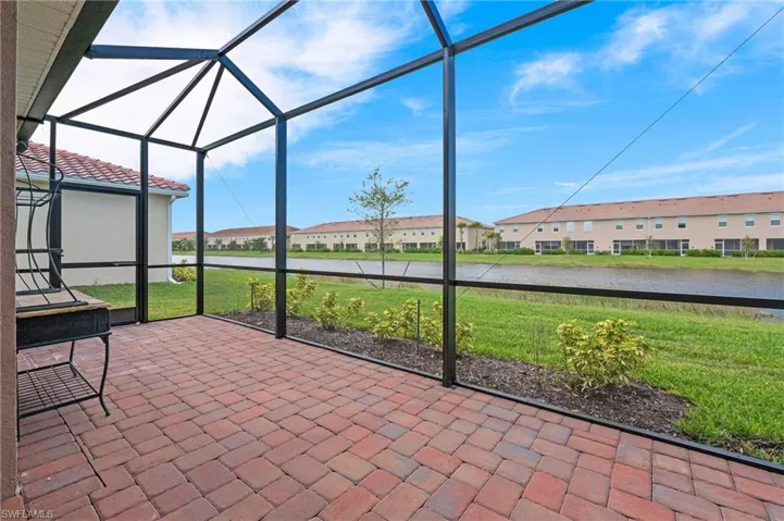 2637  Vine  AVE, Naples, FL 34120