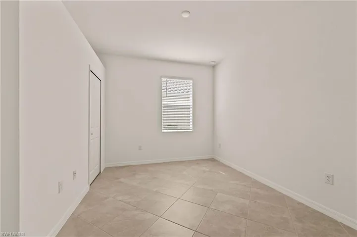 2637  Vine  AVE, Naples, FL 34120