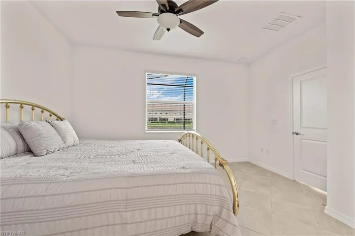 2637  Vine  AVE, Naples, FL 34120