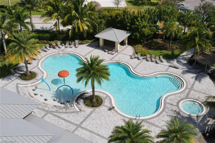 2637  Vine  AVE, Naples, FL 34120