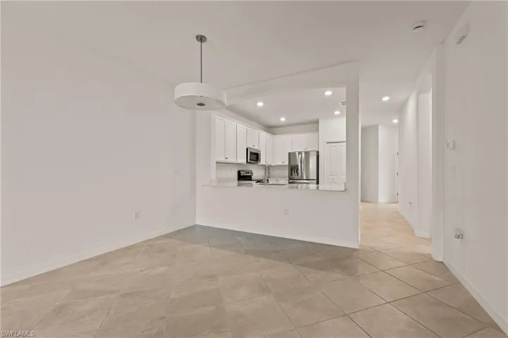 2637  Vine  AVE, Naples, FL 34120