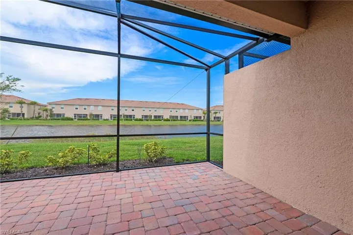 2637  Vine  AVE, Naples, FL 34120
