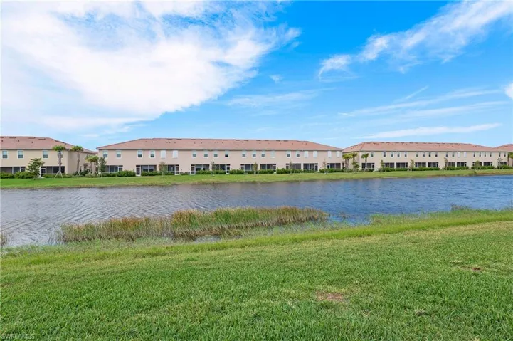 2637  Vine  AVE, Naples, FL 34120