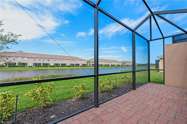 2637  Vine  AVE, Naples, FL 34120