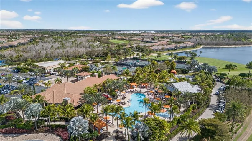 Resort style pool and amenites