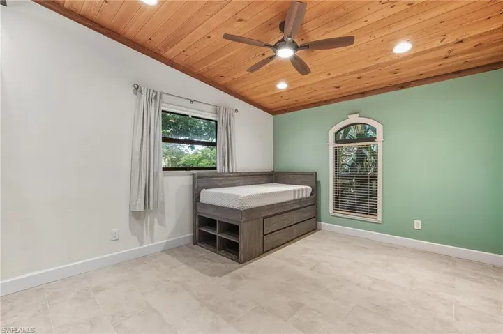 1250  Florida  AVE, Fort Myers, FL 33901