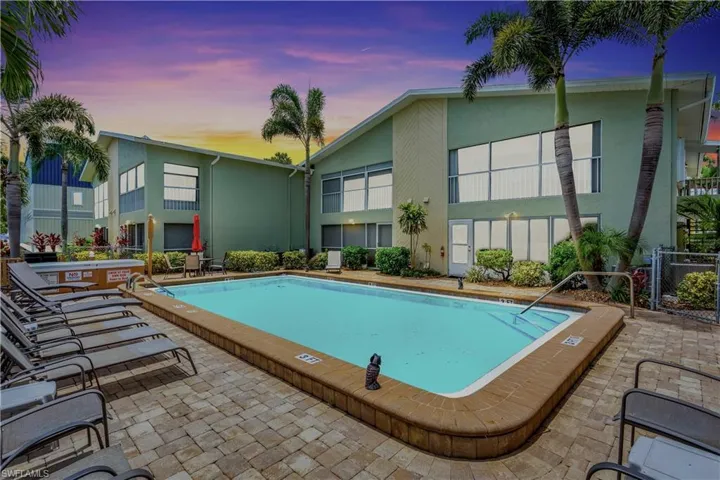 You’re just a short drive to the luxuriousdestinations of NAPLES, Bonita Springs/Esteroand MARCO ISLAND.