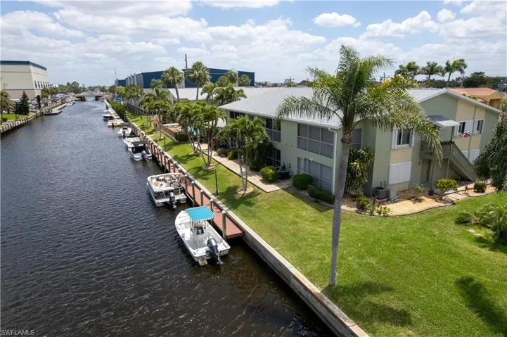 The PERFECT BLEND of COASTAL CHARM andMODERN CONVENIENCE