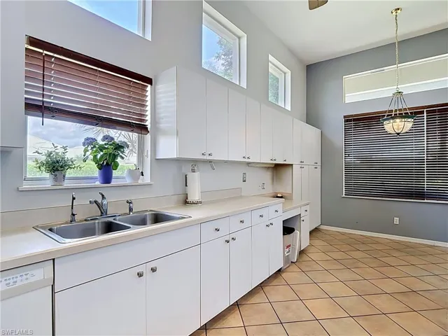 19372  Silver Oak  DR, Estero, FL 33967