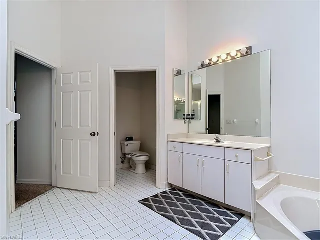 19372  Silver Oak  DR, Estero, FL 33967