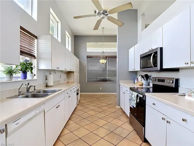 19372  Silver Oak  DR, Estero, FL 33967
