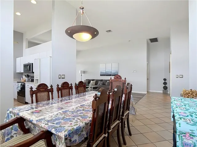 19372  Silver Oak  DR, Estero, FL 33967
