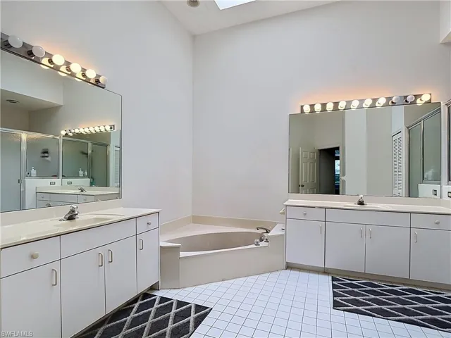 19372  Silver Oak  DR, Estero, FL 33967