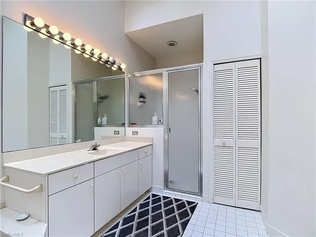 19372  Silver Oak  DR, Estero, FL 33967