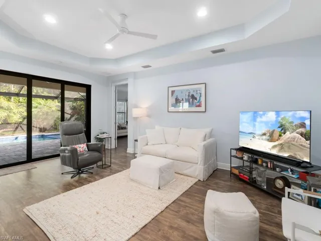 7671  Cypress Walk  DR, Fort Myers, FL 33966