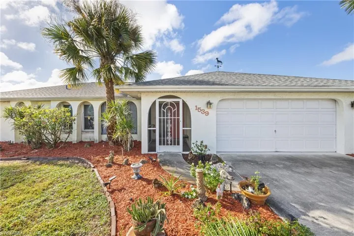 1539  Canal  ST, Lehigh Acres, FL 33936