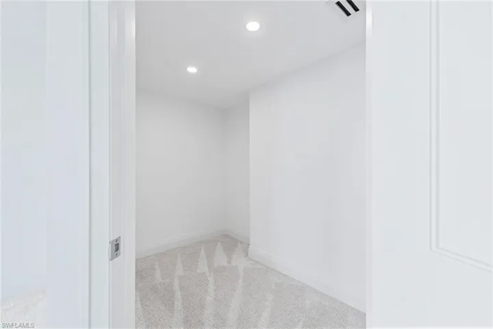 2388  Gulf Shore N BLVD, Naples, FL 34103