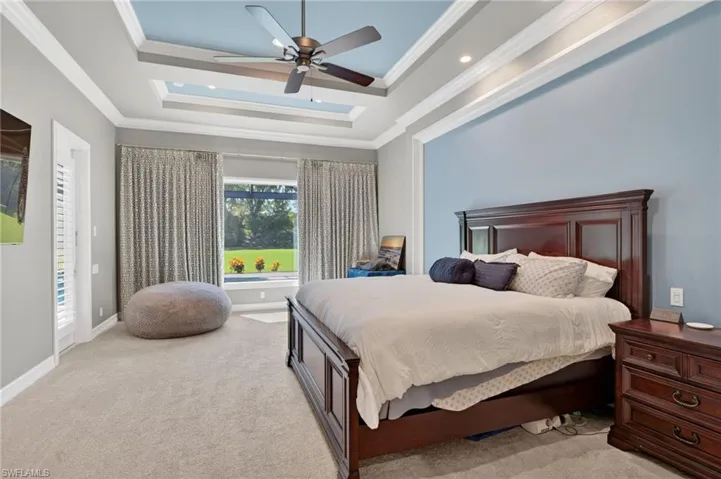 Tray ceiling with crown molding and recessed lighting