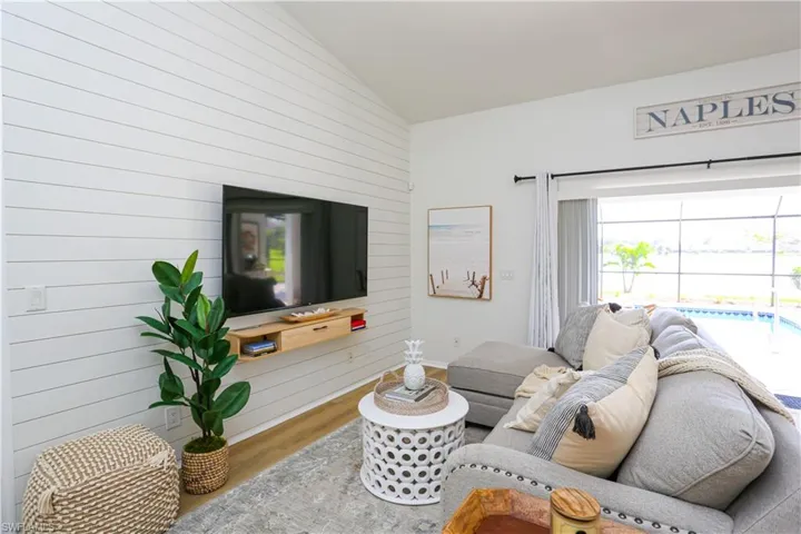 1394 Monarch Cir, Naples, Florida 34116