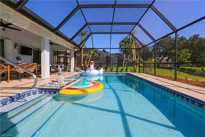 1394 Monarch Cir, Naples, Florida 34116