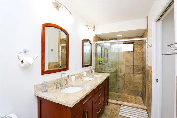 1394 Monarch Cir, Naples, Florida 34116
