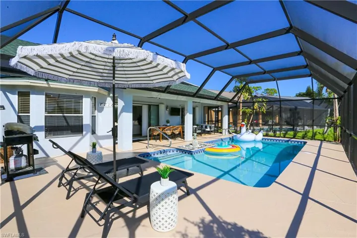 1394 Monarch Cir, Naples, Florida 34116