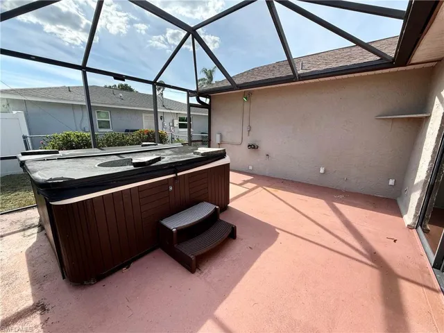 1204 Se 15th St, Cape Coral, Florida 33990