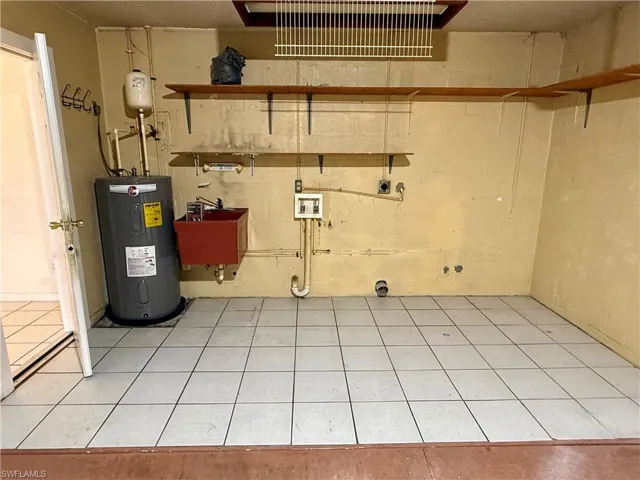 1204 Se 15th St, Cape Coral, Florida 33990