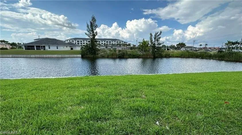 1609 Savona Pkwy W, Cape Coral, Florida 33914