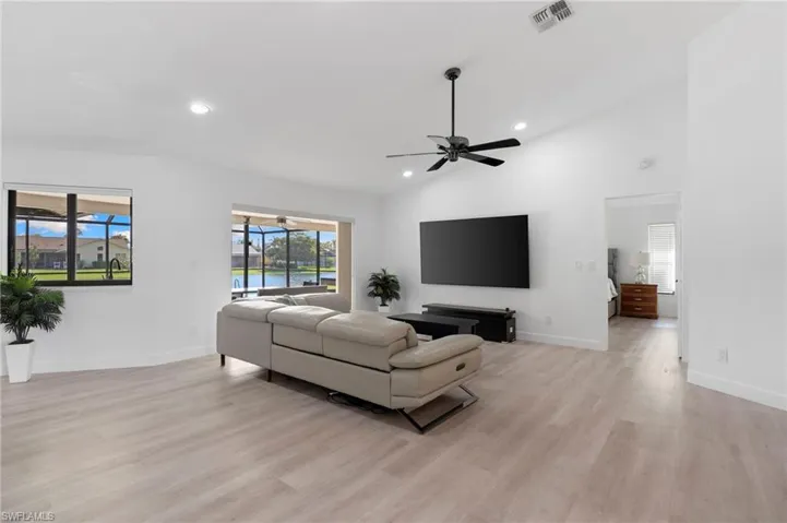 3424  Anton  CT, Naples, FL 34109