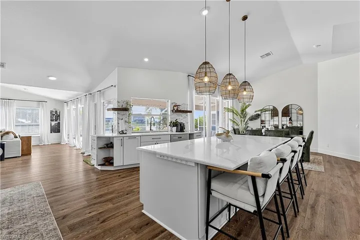 17 Se 15th Ave, Cape Coral, Florida 33990