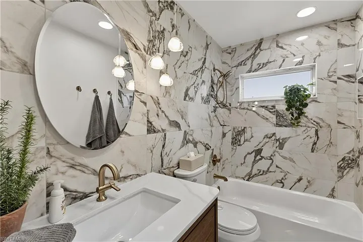 17 Se 15th Ave, Cape Coral, Florida 33990