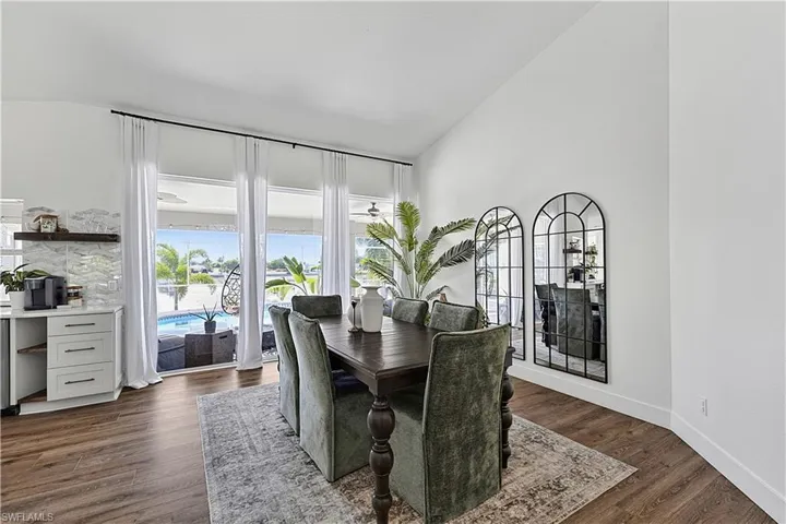 17 Se 15th Ave, Cape Coral, Florida 33990