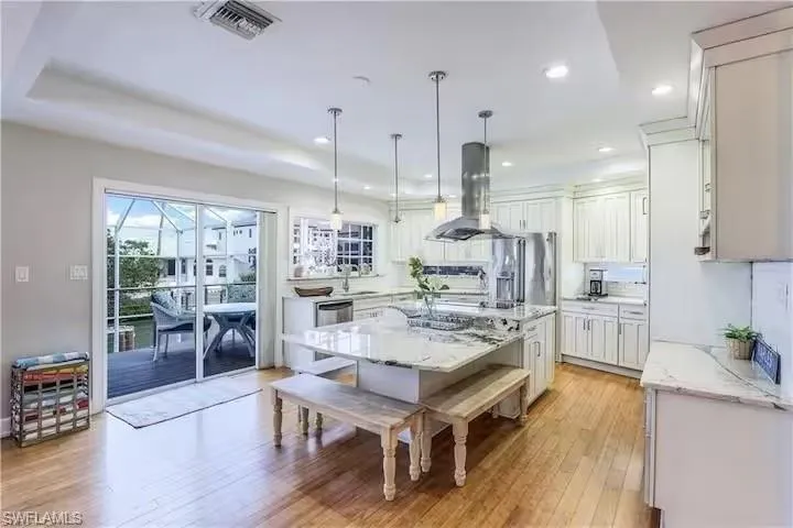 437 Trade Winds Ave, Naples, Florida 34108