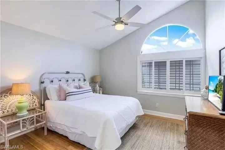 437 Trade Winds Ave, Naples, Florida 34108