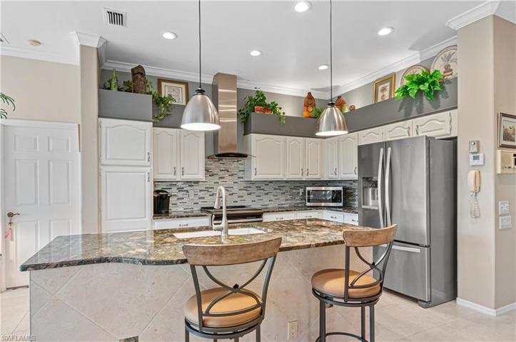 BEAUTIFUL KITCHEN
