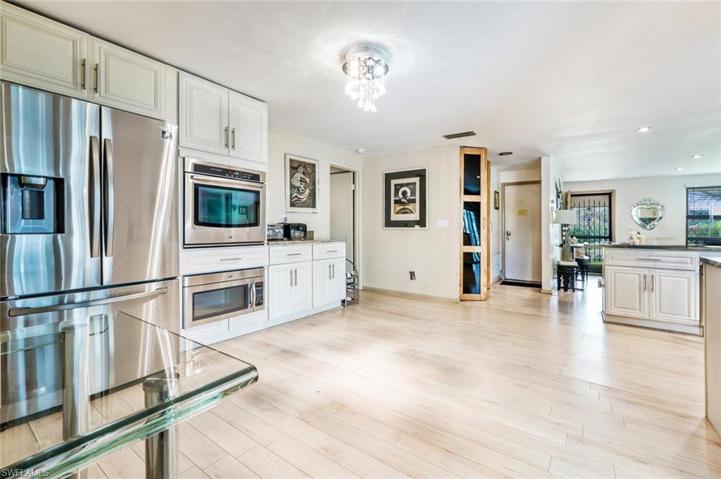 505  Landmark  DR, Naples, FL 34112