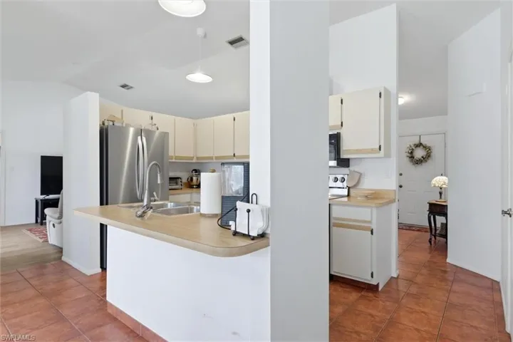 2084 Leisure St, Port Charlotte, Florida 33948