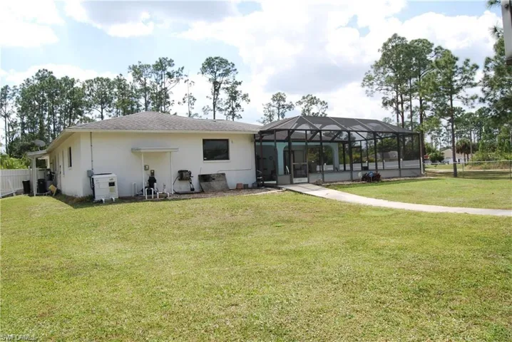 2903 E 9th St, Lehigh Acres Fl 33972