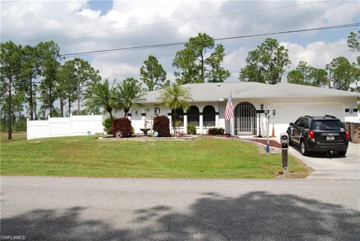 2903 E 9th St, Lehigh Acres Fl 33972