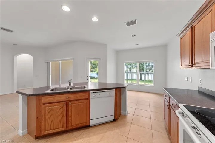 2410 Verdmont Ct, Cape Coral, Florida 33991