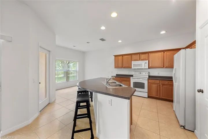 2410 Verdmont Ct, Cape Coral, Florida 33991