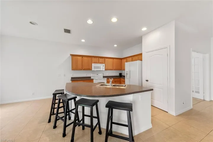 2410 Verdmont Ct, Cape Coral, Florida 33991