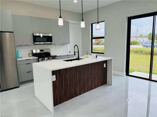 54 Floyd Ave S, Lehigh Acres, Florida 33976