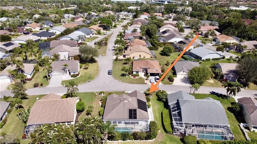 Bird's eye view with a residential view