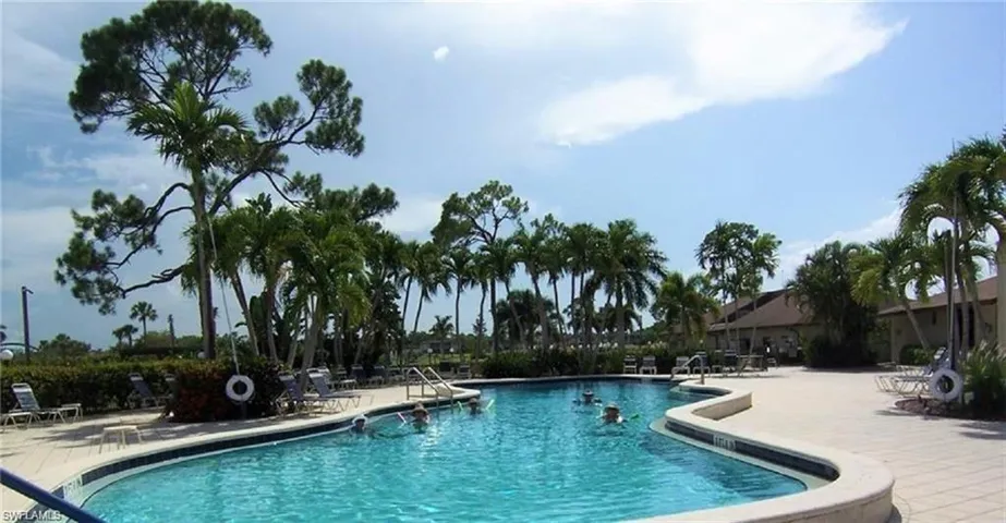 Club pool