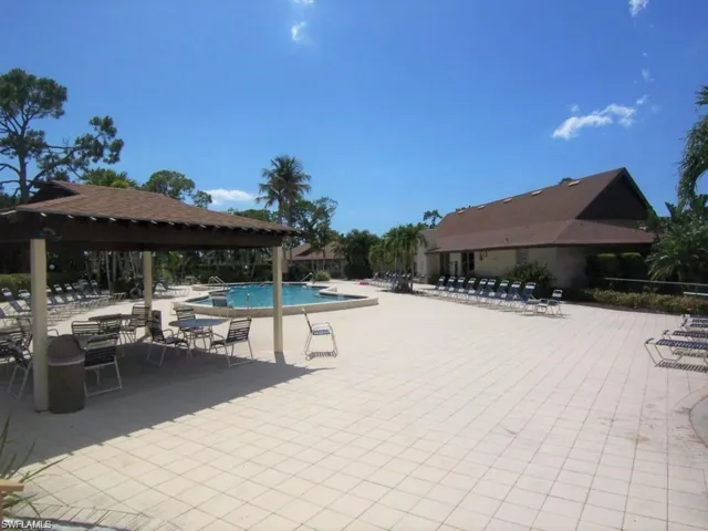 Club pool